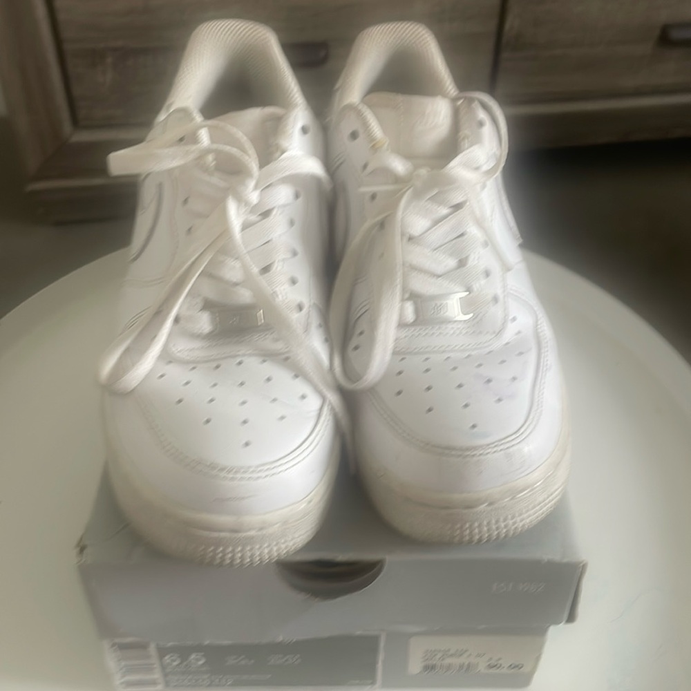 Women's EUC Nike Air Force  1 "07